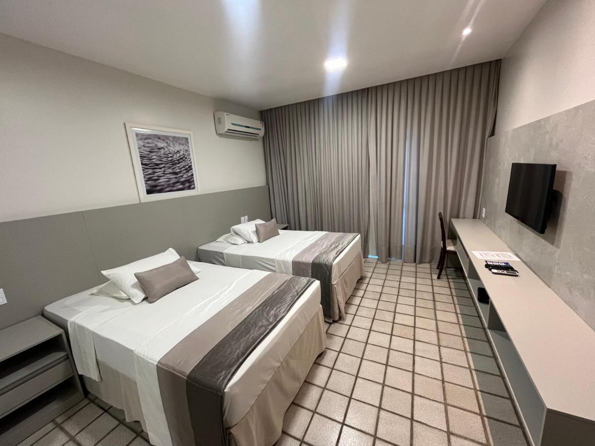 Quarto com 2 Camas de Solteiro e Varanda